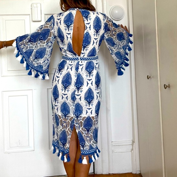 Blue and white embroidered dress with tassel sleeve and hem sz 2-4 - Picture 6 of 7